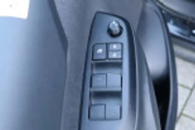 Toyota Yaris Cross (2024) thumbnail 57