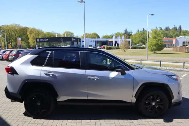 Toyota RAV4 (2024) thumbnail 16