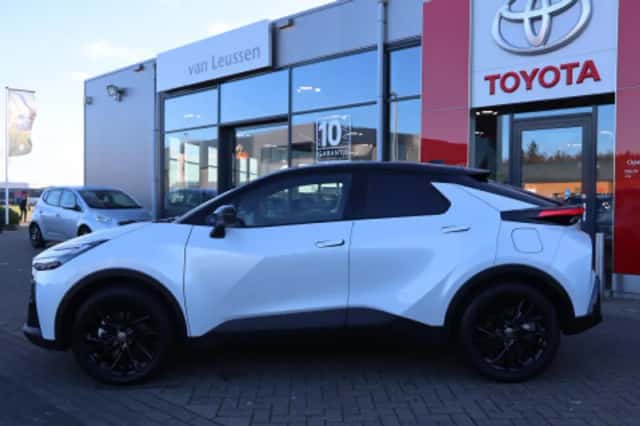 Toyota C hr (2026) thumbnail 2