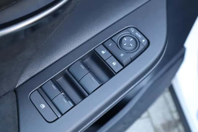 Toyota C hr (2026) thumbnail 25