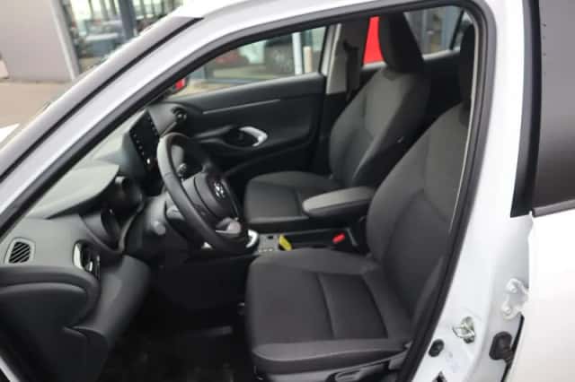 Toyota Yaris Cross (2024) thumbnail 19