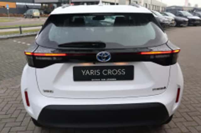 Toyota Yaris Cross (2024) thumbnail 4
