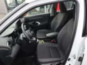 Toyota Yaris Cross (2024) thumbnail 52