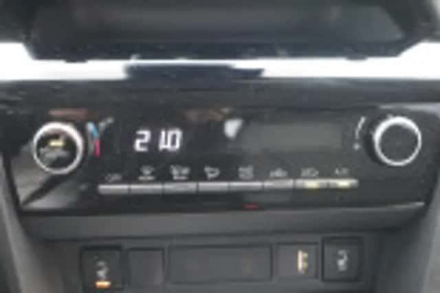 Toyota Yaris Cross (2024) thumbnail 68