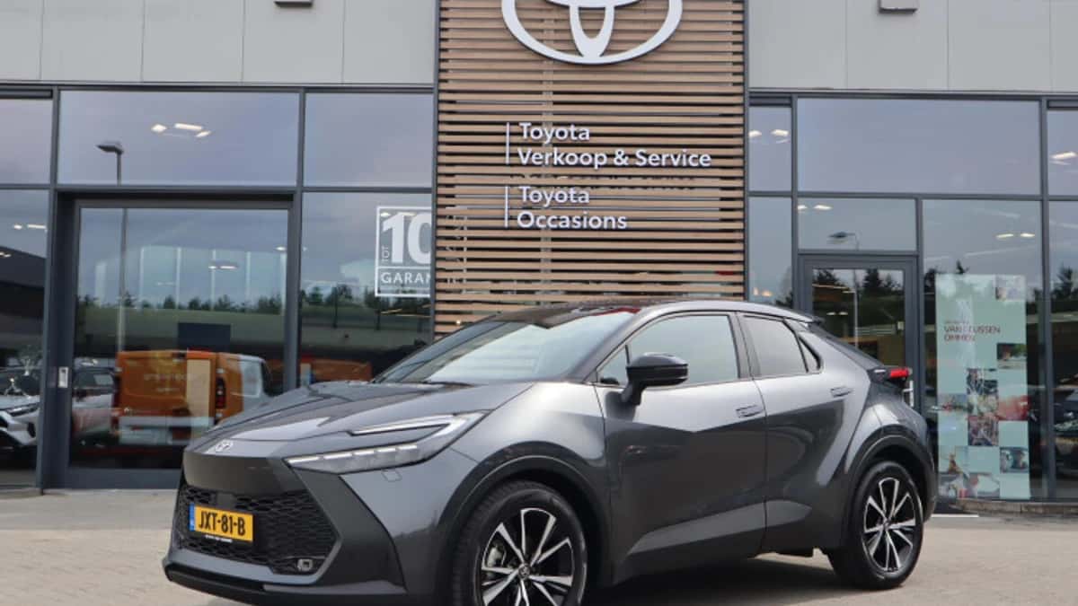 Toyota C hr (2024) — foto 1
