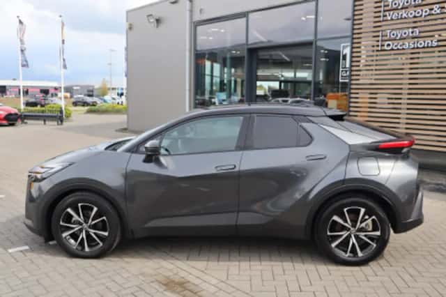 Toyota C hr (2024) thumbnail 2