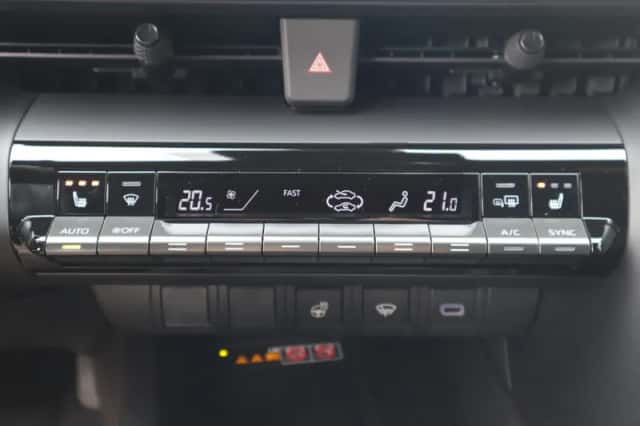 Toyota C hr (2024) thumbnail 37