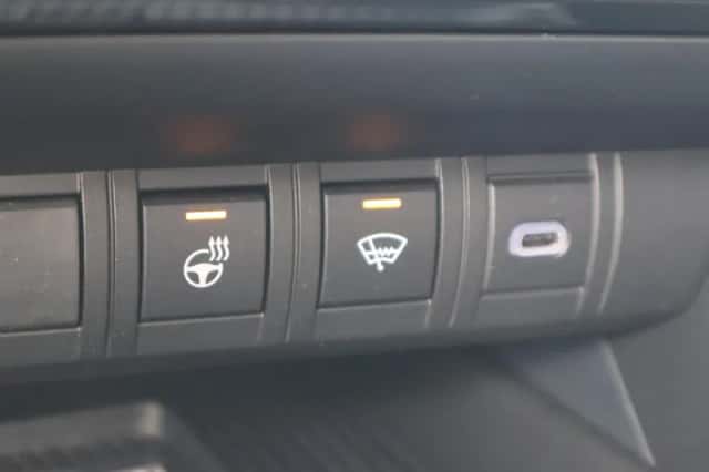 Toyota C hr (2024) thumbnail 38