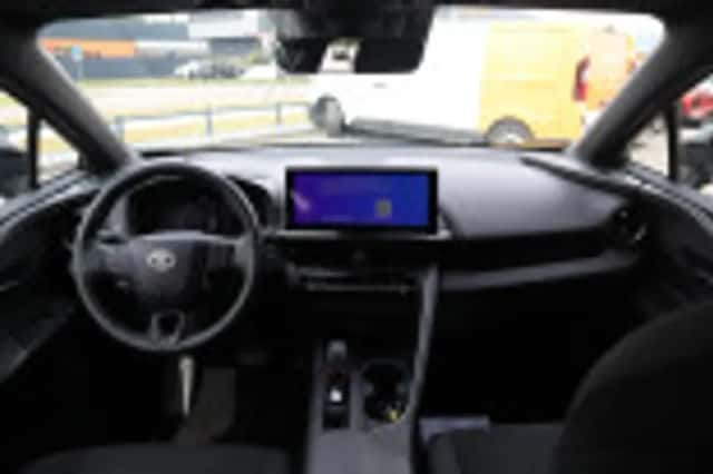 Toyota C hr (2024) thumbnail 61