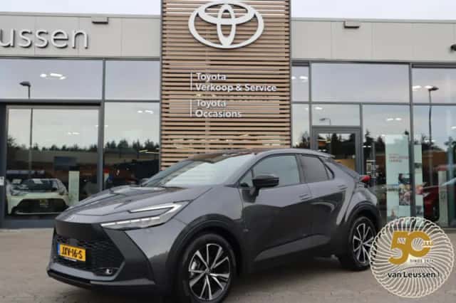 Toyota C-HR (2024) thumbnail 1
