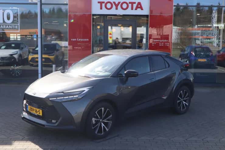 Toyota C hr (2024) — foto 1