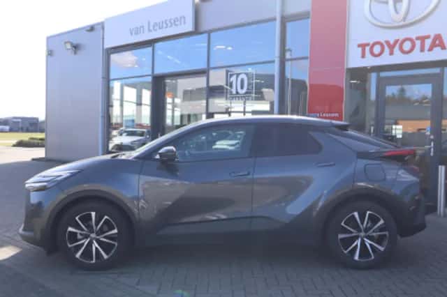 Toyota C hr (2024) thumbnail 2