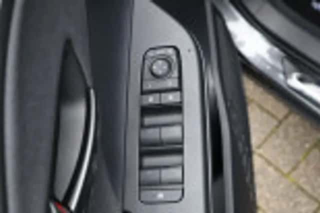 Toyota C hr (2024) thumbnail 66