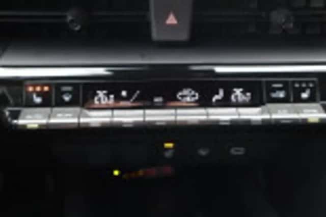 Toyota C hr (2024) thumbnail 81