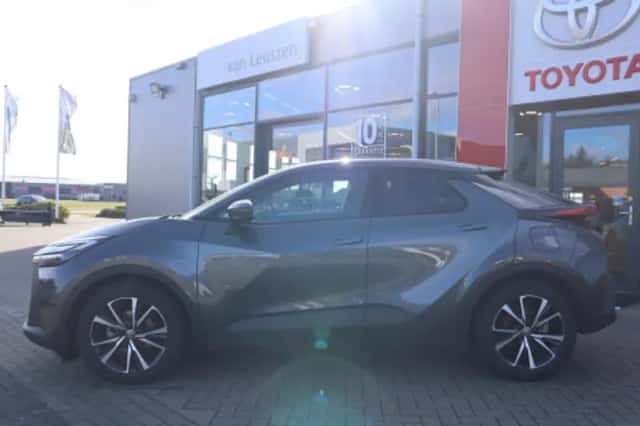 Toyota C hr (2024) thumbnail 2
