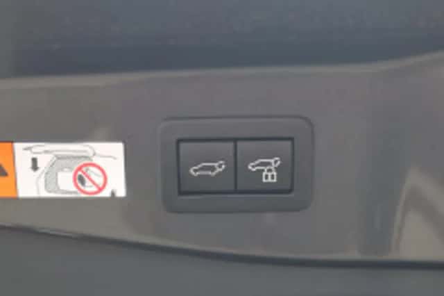 Toyota C hr (2024) thumbnail 6