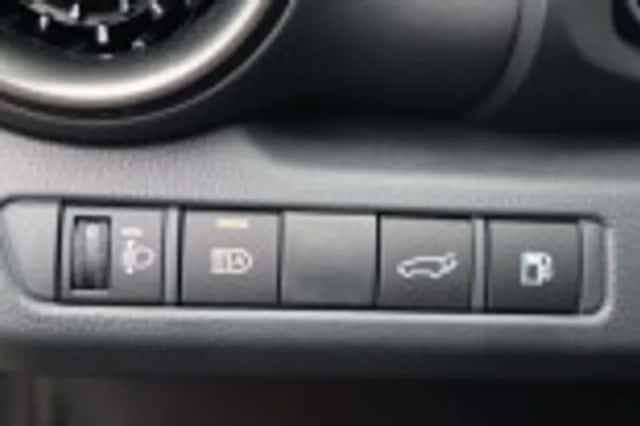 Toyota C hr (2024) thumbnail 68