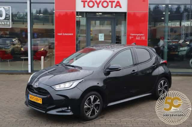 Toyota Yaris (2025) thumbnail 1