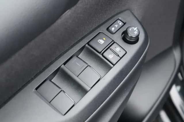 Toyota Yaris (2025) thumbnail 24