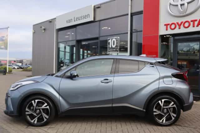 Toyota C hr (2023) thumbnail 2