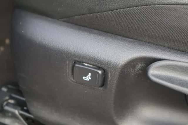 Toyota C hr (2023) thumbnail 25