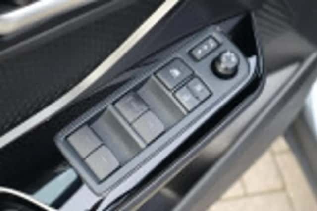 Toyota C hr (2023) thumbnail 65
