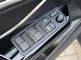 Toyota C hr (2023) thumbnail 65