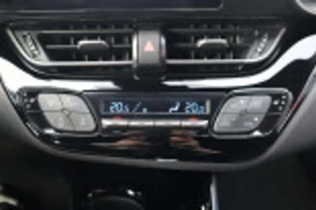 Toyota C hr (2023) thumbnail 79