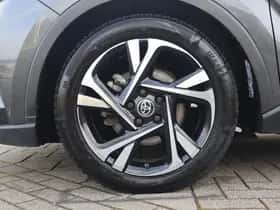 Toyota C hr (2023) thumbnail 18