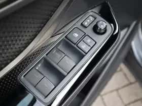 Toyota C hr (2023) thumbnail 24