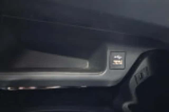 Toyota C hr (2023) thumbnail 74