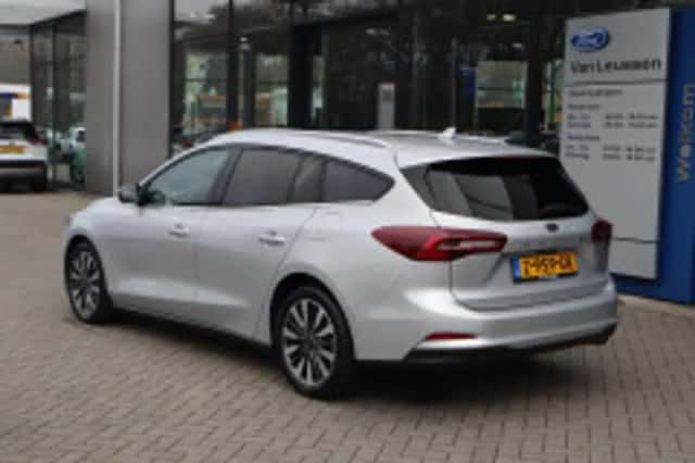 Ford Focus (2024) thumbnail 3