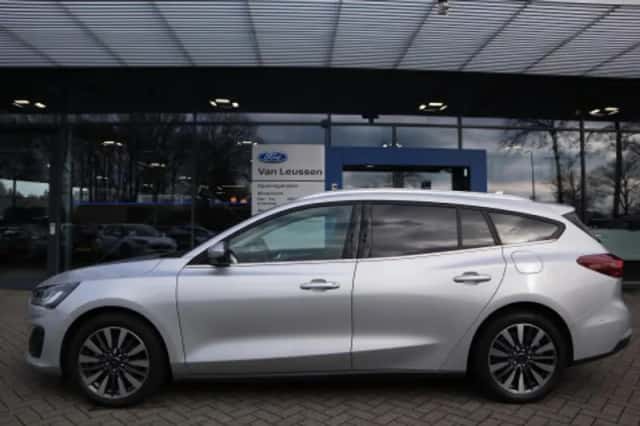 Ford Focus (2024) thumbnail 2