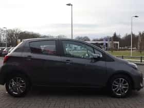Toyota Yaris (2016) thumbnail 13