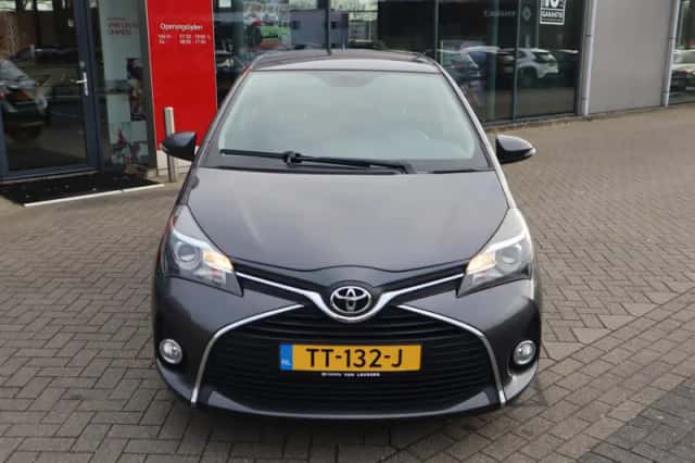 Toyota Yaris (2016) thumbnail 15