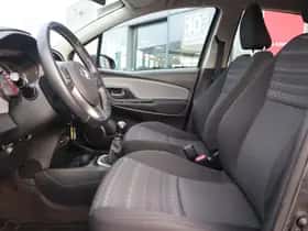 Toyota Yaris (2016) thumbnail 18