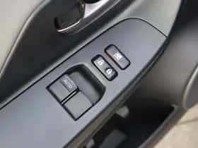 Toyota Yaris (2016) thumbnail 19