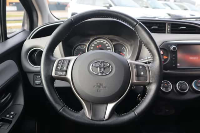Toyota Yaris (2016) thumbnail 21