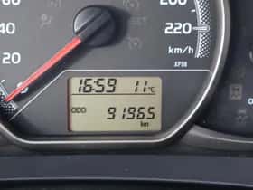 Toyota Yaris (2016) thumbnail 23