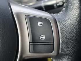 Toyota Yaris (2016) thumbnail 25