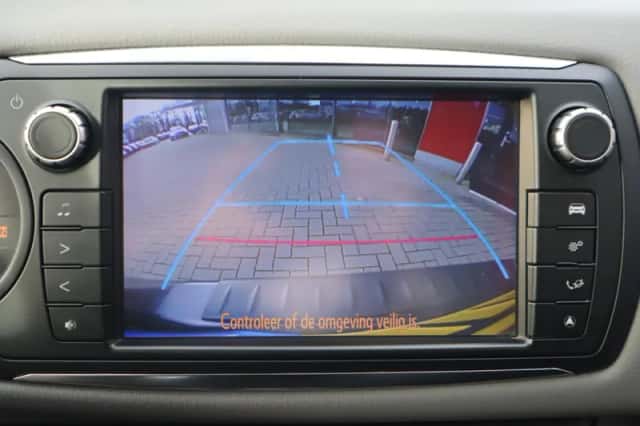 Toyota Yaris (2016) thumbnail 30