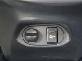 Toyota Yaris (2016) thumbnail 32