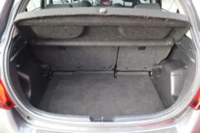 Toyota Yaris (2016) thumbnail 5
