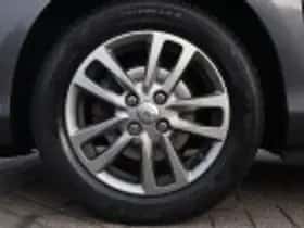 Toyota Yaris (2016) thumbnail 44