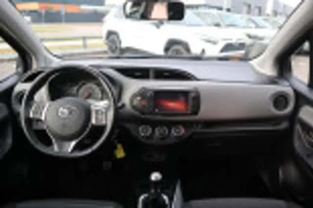Toyota Yaris (2016) thumbnail 48