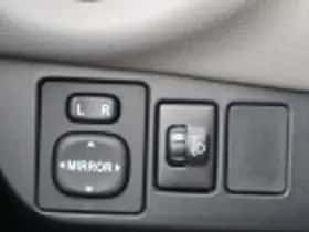 Toyota Yaris (2016) thumbnail 56