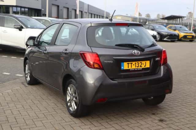 Toyota Yaris (2016) thumbnail 68