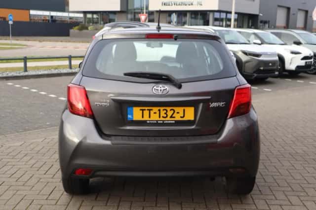 Toyota Yaris (2016) thumbnail 69