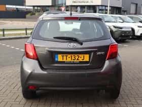 Toyota Yaris (2016) thumbnail 69