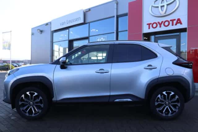 Toyota Yaris Cross (2025) thumbnail 2